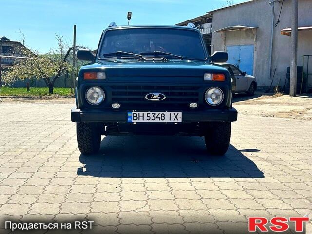 Зелений ВАЗ Нива, об'ємом двигуна 1.6 л та пробігом 50 тис. км за 3700 $, фото 1 на Automoto.ua