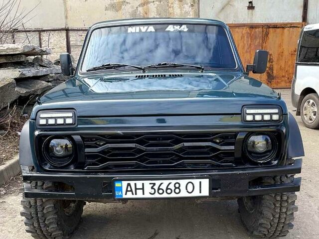 Зеленый ВАЗ Нива, объемом двигателя 1.6 л и пробегом 111 тыс. км за 3300 $, фото 1 на Automoto.ua