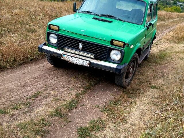 Зелений ВАЗ Нива, об'ємом двигуна 1.6 л та пробігом 32 тис. км за 780 $, фото 1 на Automoto.ua
