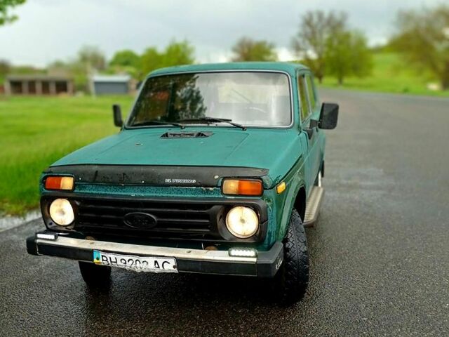 Зелений ВАЗ Нива, об'ємом двигуна 1.6 л та пробігом 200 тис. км за 1100 $, фото 1 на Automoto.ua