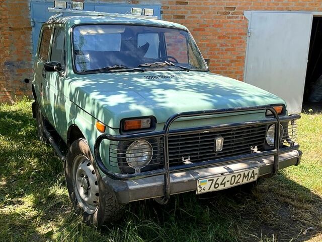 Зелений ВАЗ Нива, об'ємом двигуна 1.6 л та пробігом 0 тис. км за 1800 $, фото 1 на Automoto.ua