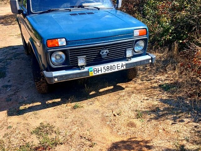 Зелений ВАЗ Нива, об'ємом двигуна 1.6 л та пробігом 100 тис. км за 2150 $, фото 1 на Automoto.ua