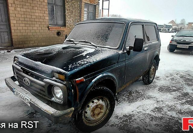 Зеленый ВАЗ Нива, объемом двигателя 1.7 л и пробегом 321 тыс. км за 850 $, фото 1 на Automoto.ua