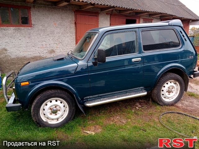 Зеленый ВАЗ Нива, объемом двигателя 1.7 л и пробегом 107 тыс. км за 4000 $, фото 1 на Automoto.ua
