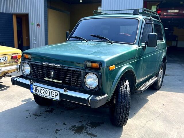 Зелений ВАЗ Нива, об'ємом двигуна 1.7 л та пробігом 100 тис. км за 2300 $, фото 1 на Automoto.ua