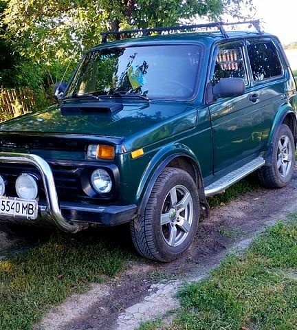Зеленый ВАЗ Нива, объемом двигателя 1.7 л и пробегом 174 тыс. км за 3500 $, фото 1 на Automoto.ua