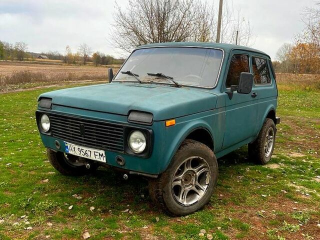 Зеленый ВАЗ Нива, объемом двигателя 1.7 л и пробегом 235 тыс. км за 2700 $, фото 1 на Automoto.ua