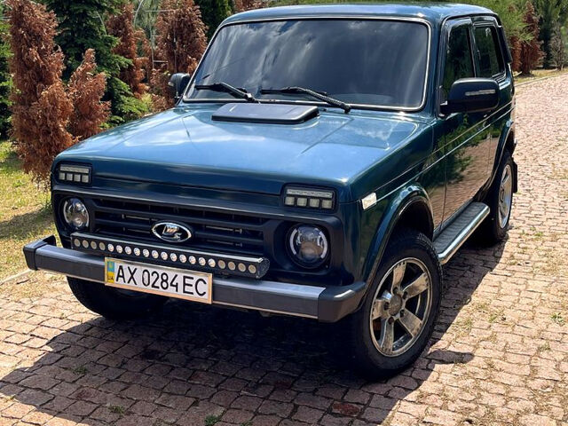 Зелений ВАЗ Нива, об'ємом двигуна 1.7 л та пробігом 104 тис. км за 6500 $, фото 1 на Automoto.ua