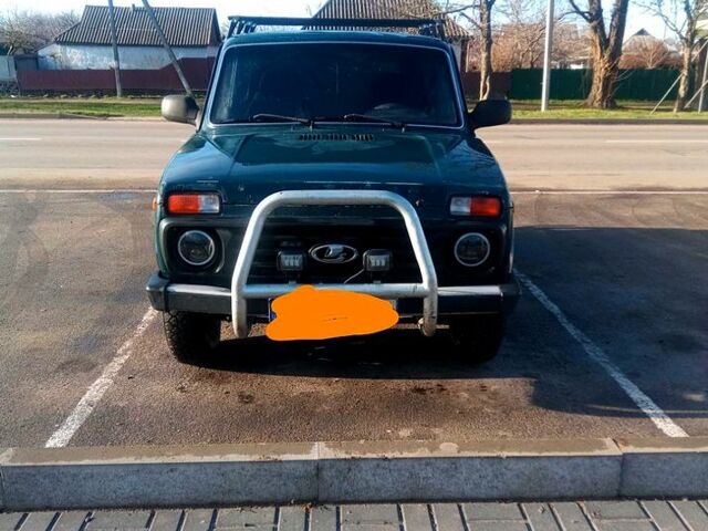 Зеленый ВАЗ Нива, объемом двигателя 1.7 л и пробегом 198 тыс. км за 3300 $, фото 1 на Automoto.ua