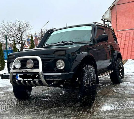 Зелений ВАЗ Нива, об'ємом двигуна 1.7 л та пробігом 165 тис. км за 6600 $, фото 1 на Automoto.ua