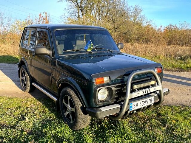 Зеленый ВАЗ Нива, объемом двигателя 1.7 л и пробегом 98 тыс. км за 5500 $, фото 1 на Automoto.ua