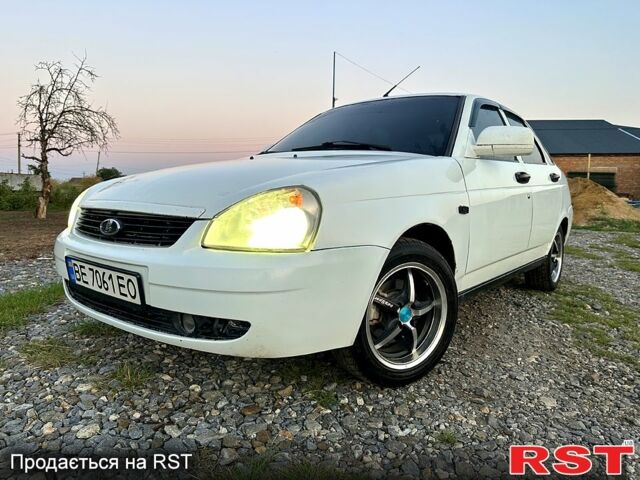 Білий ВАЗ Priora, об'ємом двигуна 1.6 л та пробігом 245 тис. км за 2850 $, фото 1 на Automoto.ua