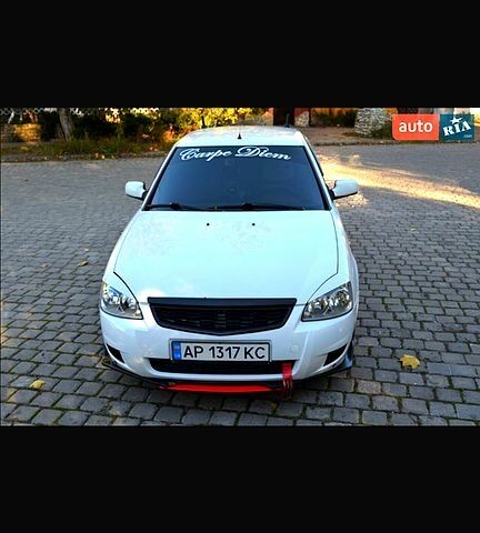 Белый ВАЗ Priora, объемом двигателя 1.6 л и пробегом 79 тыс. км за 4000 $, фото 1 на Automoto.ua