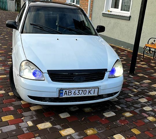 Белый ВАЗ Priora, объемом двигателя 1.6 л и пробегом 260 тыс. км за 1699 $, фото 1 на Automoto.ua
