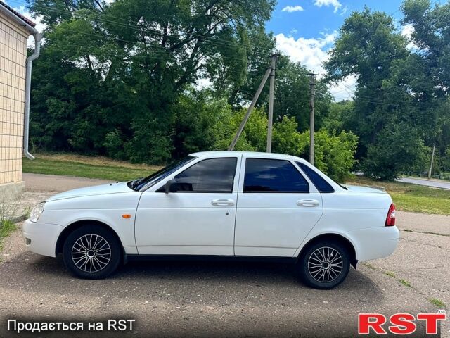 Білий ВАЗ Priora, об'ємом двигуна 1.6 л та пробігом 230 тис. км за 2350 $, фото 1 на Automoto.ua