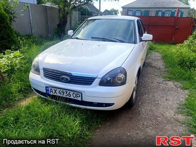 Білий ВАЗ Priora, об'ємом двигуна 1.6 л та пробігом 260 тис. км за 2500 $, фото 1 на Automoto.ua