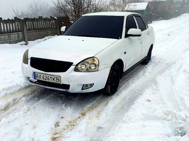 Белый ВАЗ Priora, объемом двигателя 1.6 л и пробегом 21200 тыс. км за 1400 $, фото 1 на Automoto.ua