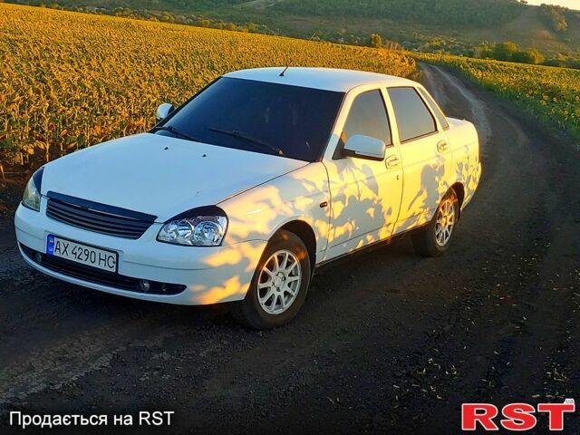 Белый ВАЗ Priora, объемом двигателя 1.6 л и пробегом 0 тыс. км за 2500 $, фото 1 на Automoto.ua
