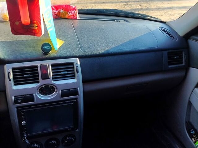 Чорний ВАЗ Priora, об'ємом двигуна 1.6 л та пробігом 221 тис. км за 1400 $, фото 1 на Automoto.ua