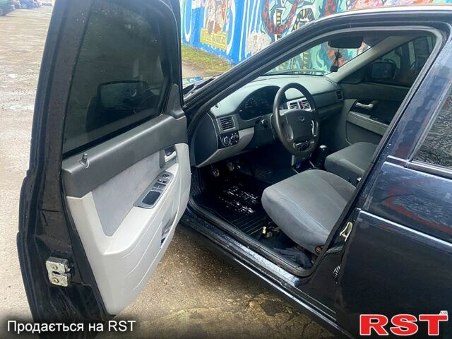 Чорний ВАЗ Priora, об'ємом двигуна 1.6 л та пробігом 180 тис. км за 2500 $, фото 1 на Automoto.ua