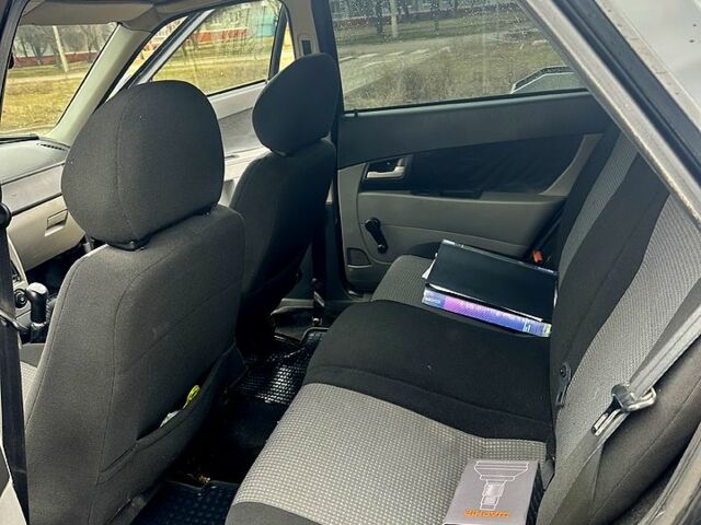 Черный ВАЗ Priora, объемом двигателя 1.6 л и пробегом 299 тыс. км за 2300 $, фото 1 на Automoto.ua