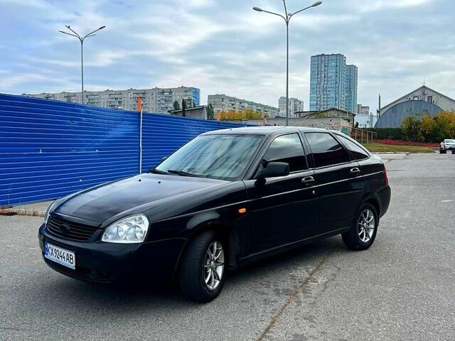 Черный ВАЗ Priora, объемом двигателя 1.6 л и пробегом 198 тыс. км за 2699 $, фото 1 на Automoto.ua