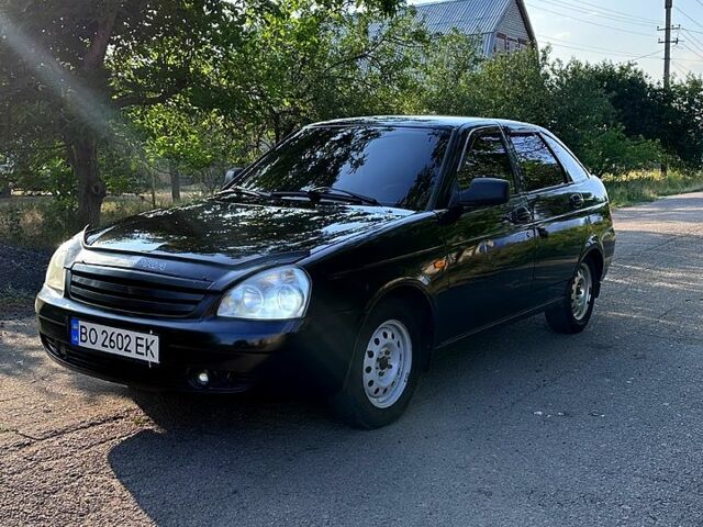 Черный ВАЗ Priora, объемом двигателя 1.6 л и пробегом 174 тыс. км за 2550 $, фото 1 на Automoto.ua