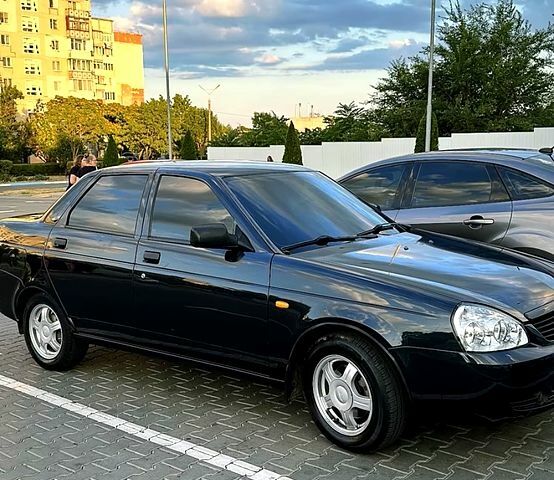Черный ВАЗ Priora, объемом двигателя 1.6 л и пробегом 55 тыс. км за 4200 $, фото 1 на Automoto.ua