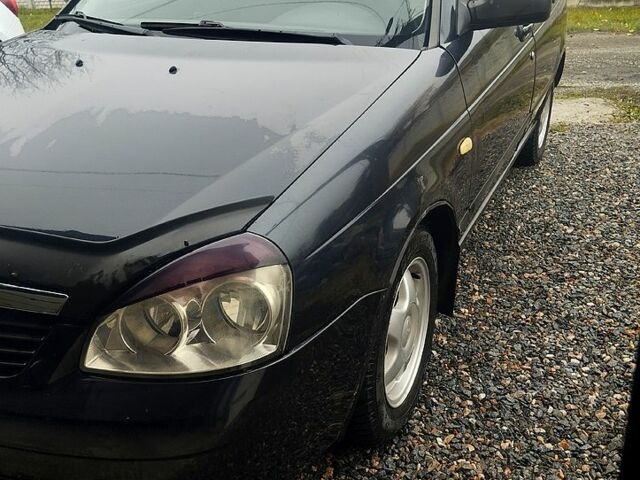 Черный ВАЗ Priora, объемом двигателя 1.6 л и пробегом 161 тыс. км за 2000 $, фото 1 на Automoto.ua