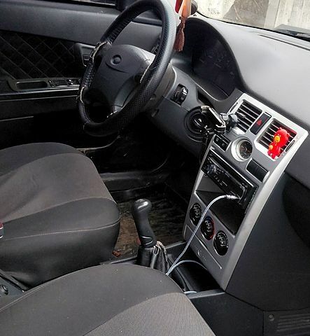Черный ВАЗ Priora, объемом двигателя 1.6 л и пробегом 300 тыс. км за 3000 $, фото 1 на Automoto.ua