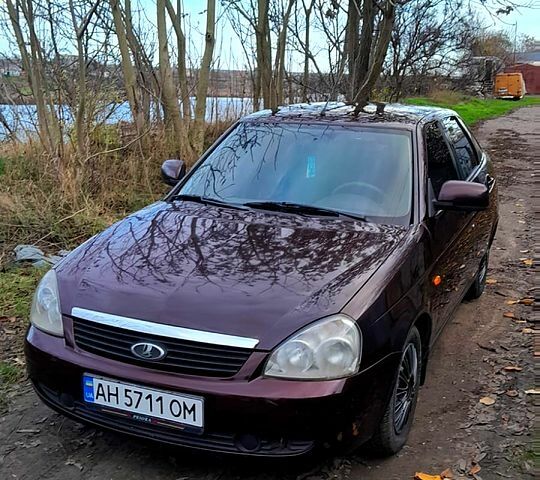 Красный ВАЗ Priora, объемом двигателя 1.6 л и пробегом 17600 тыс. км за 2400 $, фото 1 на Automoto.ua