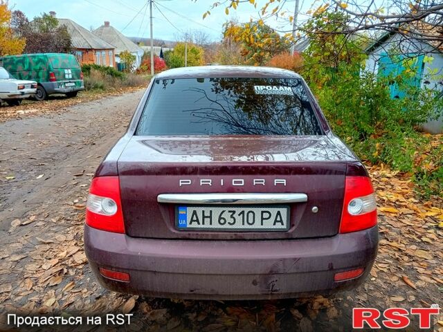 Червоний ВАЗ Priora, об'ємом двигуна 1.6 л та пробігом 247 тис. км за 3690 $, фото 1 на Automoto.ua