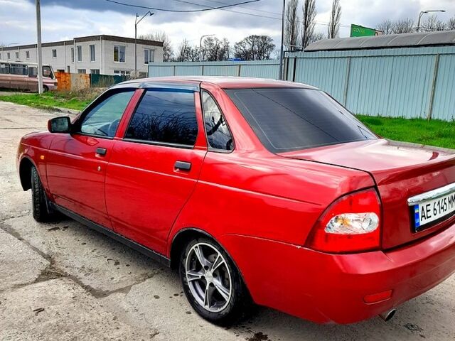 Красный ВАЗ Priora, объемом двигателя 1.6 л и пробегом 150 тыс. км за 3100 $, фото 1 на Automoto.ua