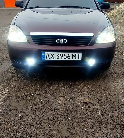 Червоний ВАЗ Priora, об'ємом двигуна 1.6 л та пробігом 198 тис. км за 3600 $, фото 1 на Automoto.ua