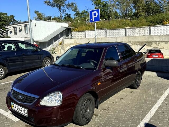 Красный ВАЗ Priora, объемом двигателя 1.6 л и пробегом 196 тыс. км за 1600 $, фото 1 на Automoto.ua