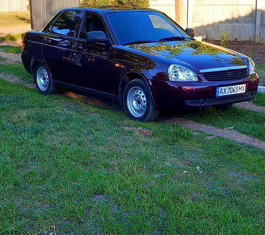 Красный ВАЗ Priora, объемом двигателя 1.6 л и пробегом 90 тыс. км за 4500 $, фото 1 на Automoto.ua