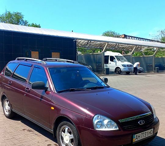 Красный ВАЗ Priora, объемом двигателя 1.6 л и пробегом 95 тыс. км за 3600 $, фото 1 на Automoto.ua