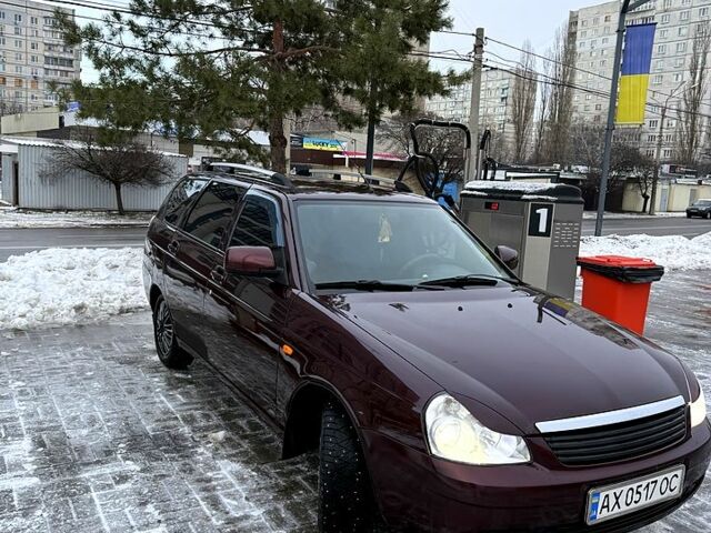 Червоний ВАЗ Priora, об'ємом двигуна 1.6 л та пробігом 212 тис. км за 3300 $, фото 1 на Automoto.ua