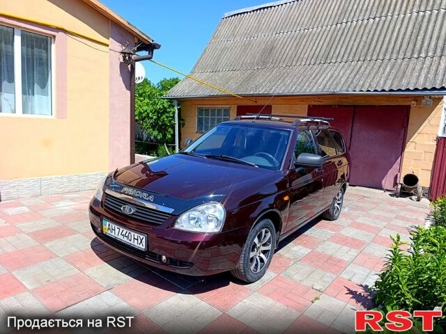 Красный ВАЗ Priora, объемом двигателя 1.6 л и пробегом 288 тыс. км за 2699 $, фото 1 на Automoto.ua