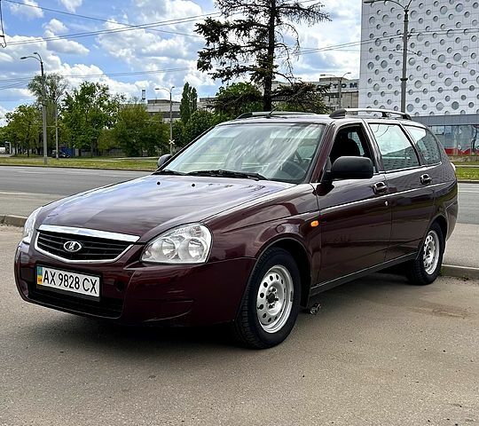 Красный ВАЗ Priora, объемом двигателя 1.6 л и пробегом 106 тыс. км за 3100 $, фото 1 на Automoto.ua