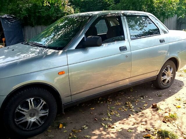 ВАЗ Priora, объемом двигателя 1.6 л и пробегом 200 тыс. км за 2200 $, фото 1 на Automoto.ua