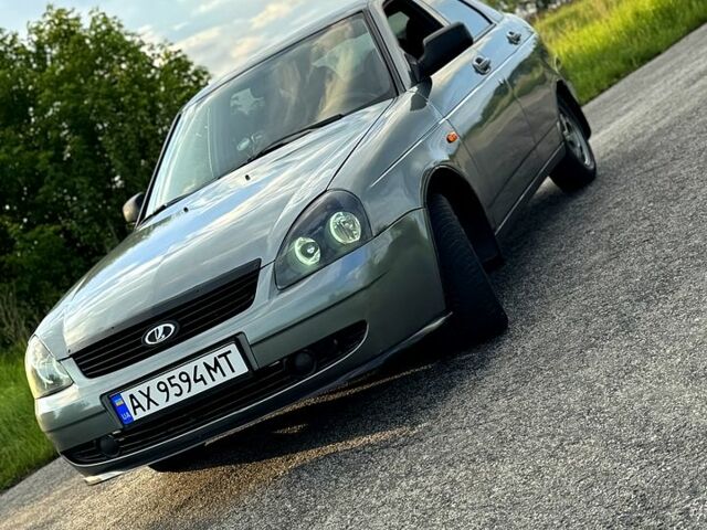 Серый ВАЗ Priora, объемом двигателя 1.6 л и пробегом 150 тыс. км за 2750 $, фото 1 на Automoto.ua