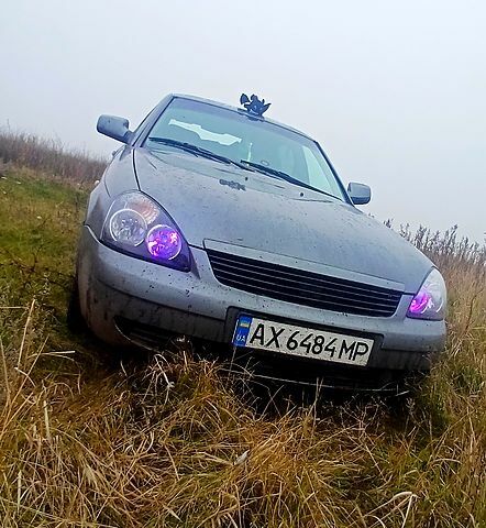 Серый ВАЗ Priora, объемом двигателя 1.6 л и пробегом 200 тыс. км за 3000 $, фото 1 на Automoto.ua