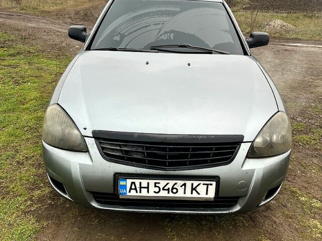 Серый ВАЗ Priora, объемом двигателя 1.6 л и пробегом 335 тыс. км за 1650 $, фото 1 на Automoto.ua
