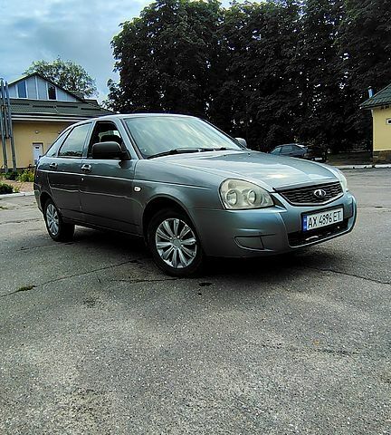 Серый ВАЗ Priora, объемом двигателя 1.6 л и пробегом 230 тыс. км за 1750 $, фото 1 на Automoto.ua
