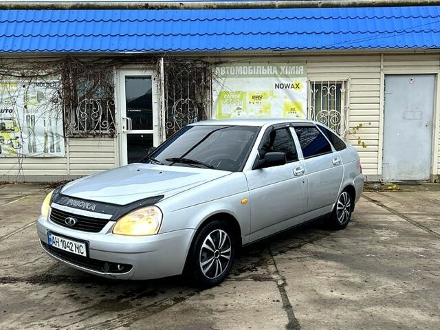 Серый ВАЗ Priora, объемом двигателя 1.6 л и пробегом 200 тыс. км за 3000 $, фото 1 на Automoto.ua