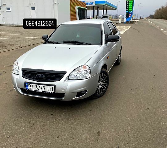 Серый ВАЗ Priora, объемом двигателя 1.6 л и пробегом 175 тыс. км за 3600 $, фото 1 на Automoto.ua