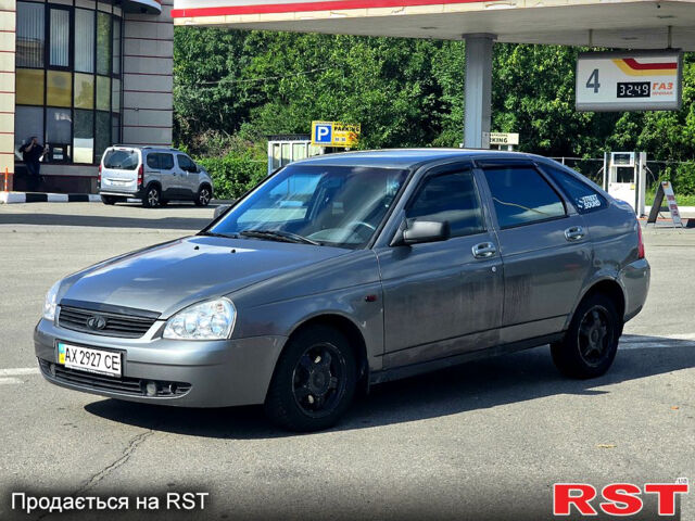 Серый ВАЗ Priora, объемом двигателя 1.6 л и пробегом 250 тыс. км за 1600 $, фото 1 на Automoto.ua