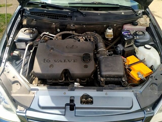 Серый ВАЗ Priora, объемом двигателя 1.6 л и пробегом 142 тыс. км за 4000 $, фото 1 на Automoto.ua