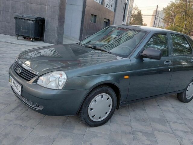 Серый ВАЗ Priora, объемом двигателя 1.6 л и пробегом 85 тыс. км за 3350 $, фото 1 на Automoto.ua